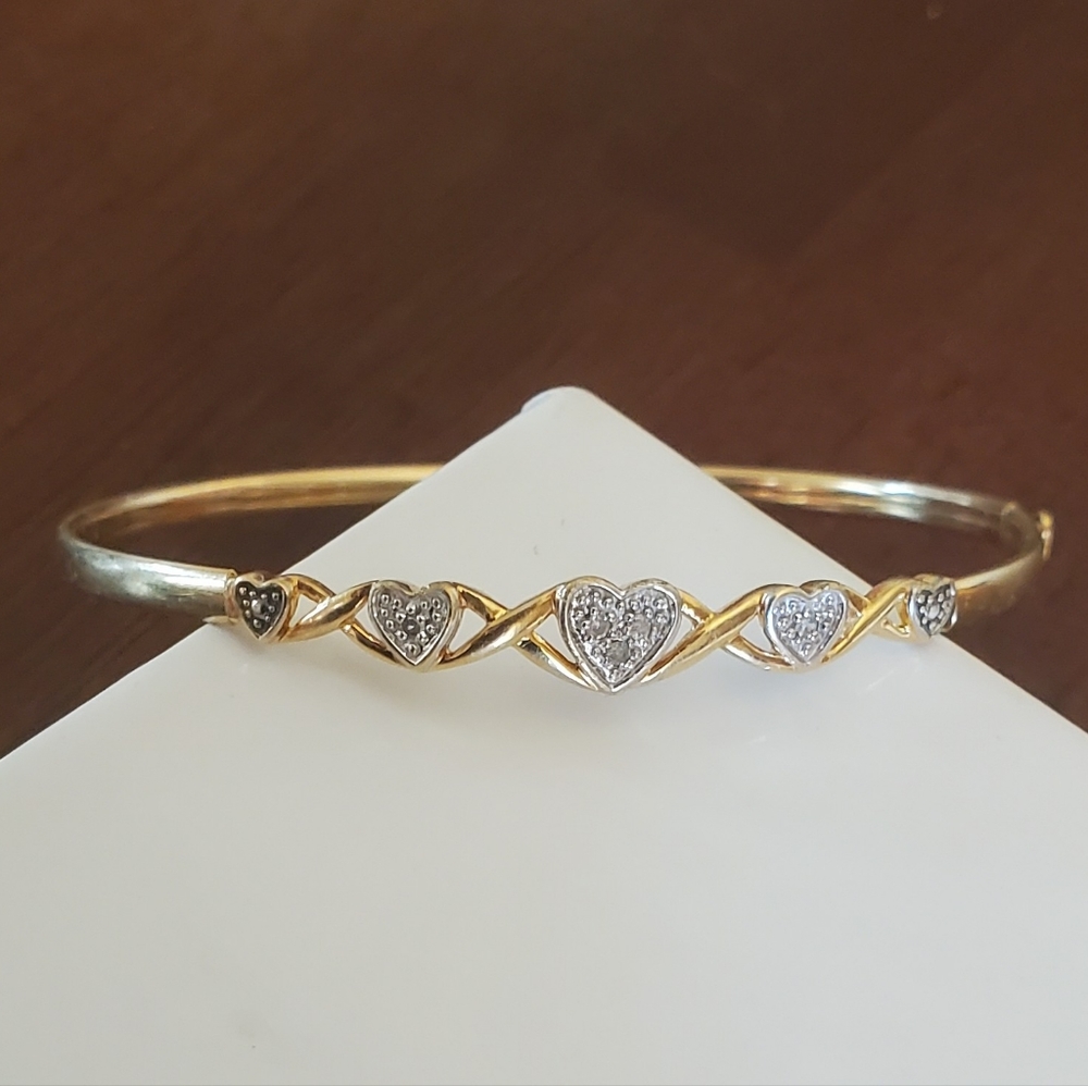 10K Gold Heart Diamond Bangle Bracelet